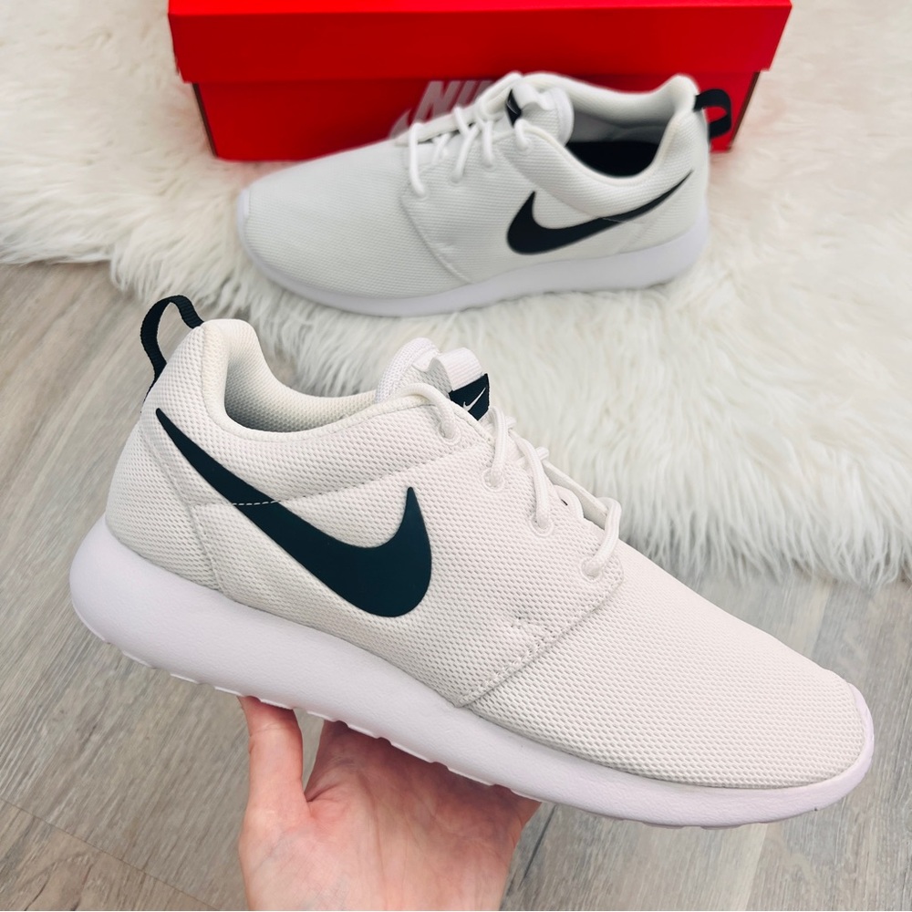 NWT Nike Roshe One Women’s Shoes - Picture 5 of 9